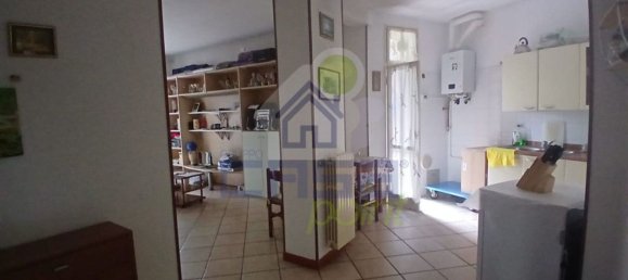 4 bedrooms Apartment in Maleo, Italy No. 364611 4