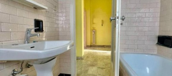 3 rooms Apartment in Venaria Reale, Italy No. 32537 21