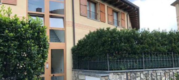 Apartamento de 2 divisões em Como, Italy N.º 8366 2