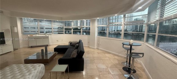 3 bedrooms Commercial property for rent in Miami, Miami-Dade, Florida, USA № 615491 7