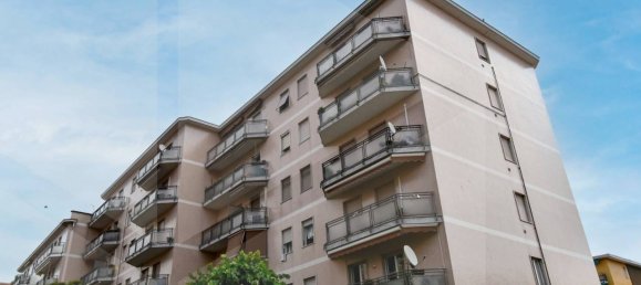 2 rooms Apartment in Monza, Italy No. 28522 9