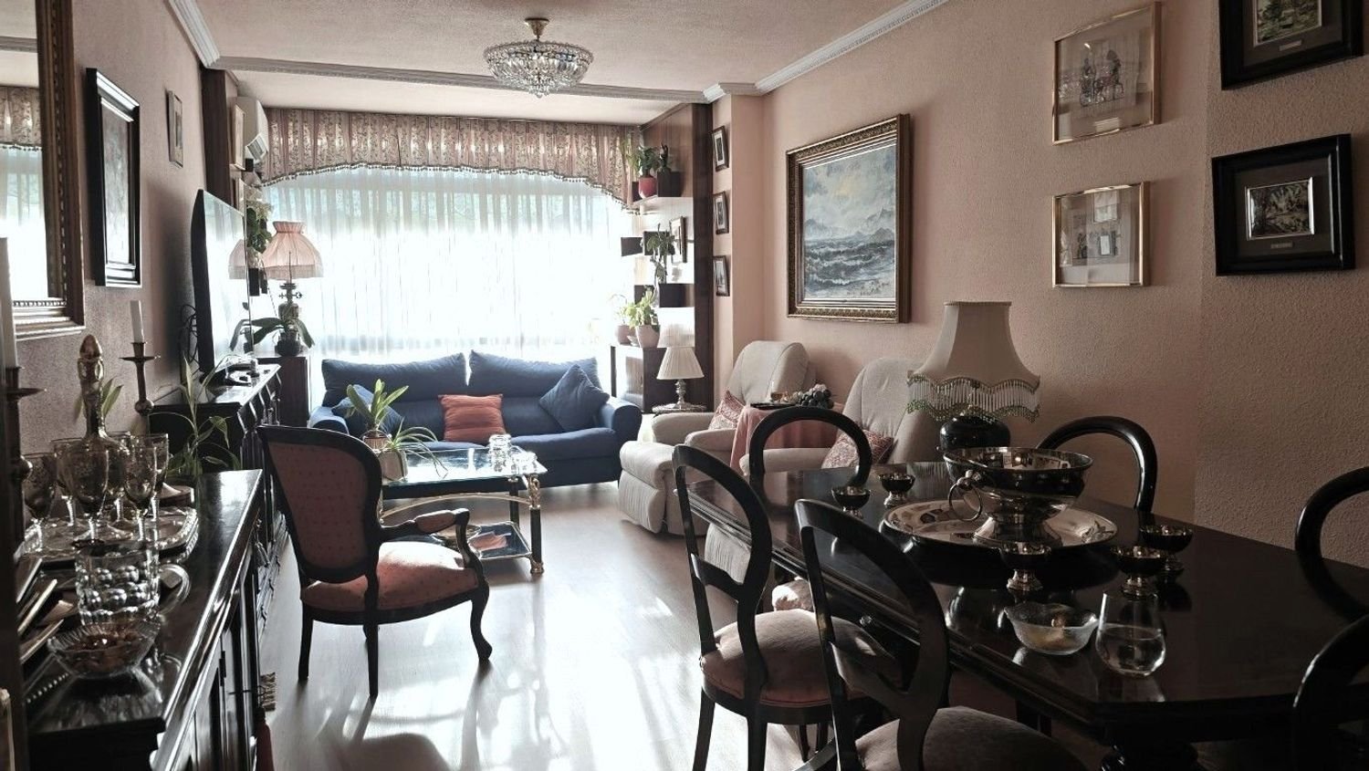 3 bedrooms Apartment in Madrid, Spain No. 279765