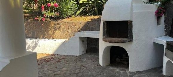 3 bedrooms Villa in Santa Marina Salina, Italy No. 334983 9