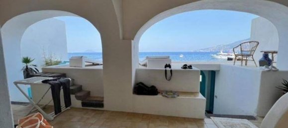 3 bedrooms Villa in Santa Marina Salina, Italy No. 334983 2