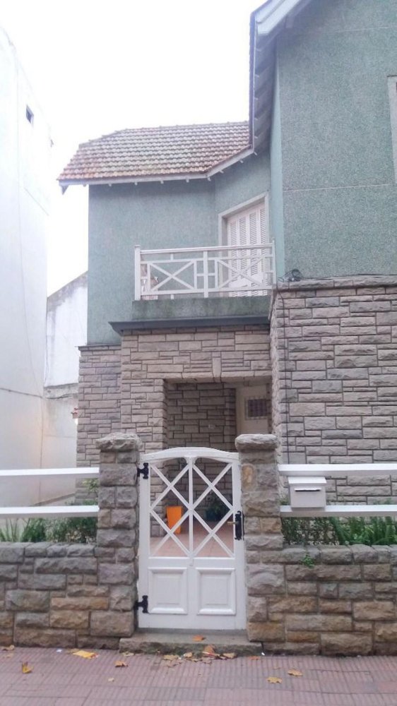 2 bedrooms House in Mar del Plata, Argentina No. 77413