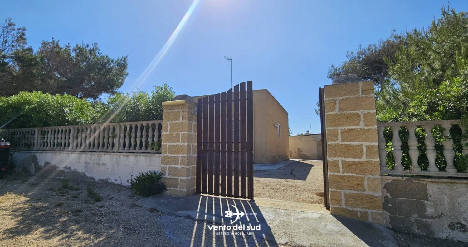 2 bedrooms Villa in Porto Cesareo, Italy No. 319283