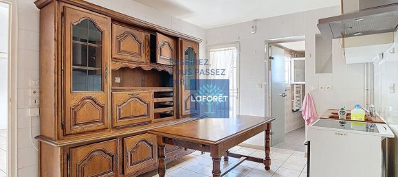 3 bedrooms House in Creil, France No. 91846 5