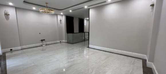 Villa de 5 dormitorios en Tay Ho, Vietnam No. 19384 8