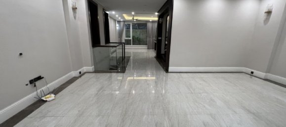 Villa de 5 dormitorios en Tay Ho, Vietnam No. 19384 7