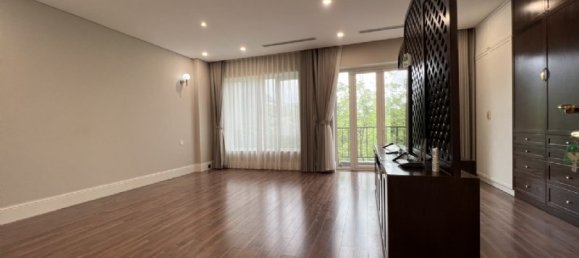 Villa de 5 dormitorios en Tay Ho, Vietnam No. 19384 18