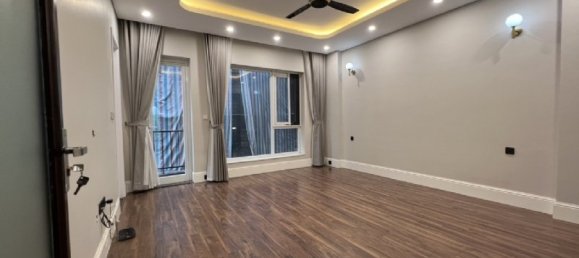 Villa de 5 dormitorios en Tay Ho, Vietnam No. 19384 9