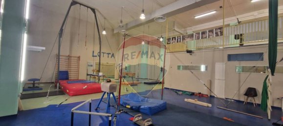 400m² Commercial property in Trani, Italy No. 53362 11