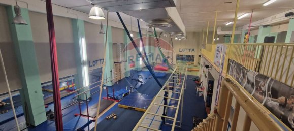 400m² Commercial property in Trani, Italy No. 53362 52