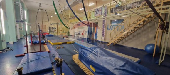 400m² Commercial property in Trani, Italy No. 53362 72