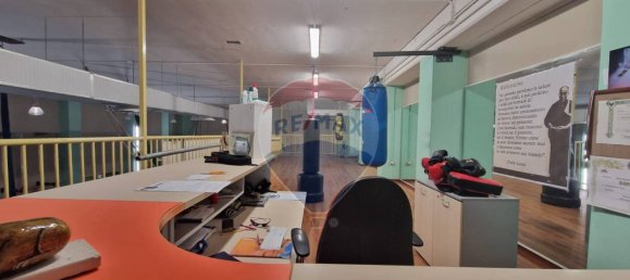 400m² Commercial property in Trani, Italy No. 53362 80