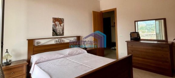 4-salle Appartement à Santa Teresa di Riva, Italy No. 15552 4