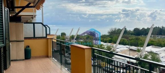 4-salle Appartement à Santa Teresa di Riva, Italy No. 15552 11