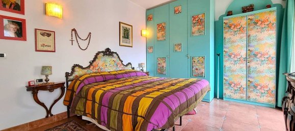 4 bedrooms Apartment in Finale Ligure, Italy No. 53780 10