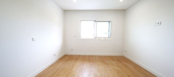 4 Schlafzimmer Haus in Sao Mamede de Infesta, Portugal, Nr. 183355 3