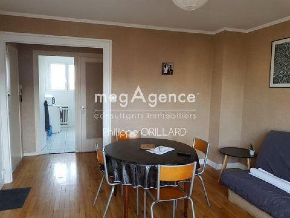 2 bedrooms Apartment in Angers, France No. 36241
