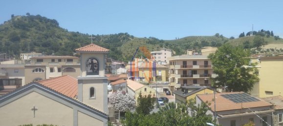 Квартира с 3 комнатами в Катандзаро, Италия № 104568 3