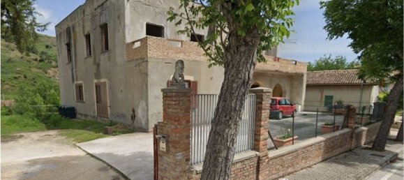 10-Zimmer Wohnung in Torre de' Passeri, Italy, Nr. 96946 3