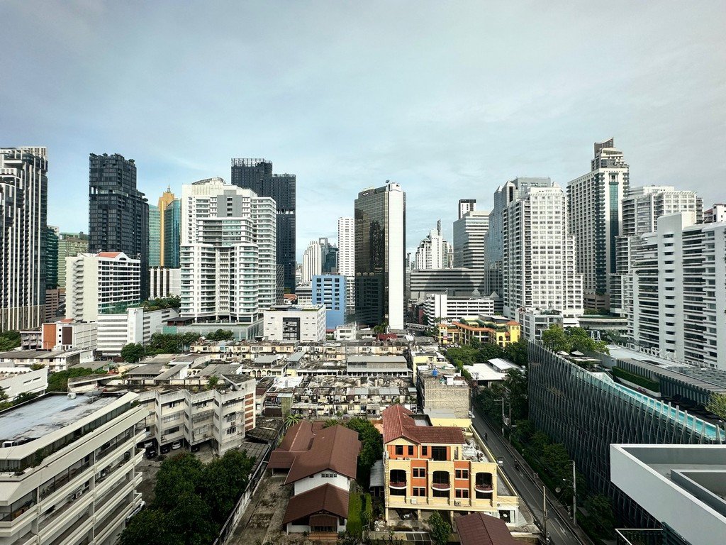 2 bedrooms Condo in Bangkok, Thailand No. 8022