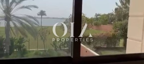 4 bedrooms Villa in Abu Dhabi, UAE No. 19206 3