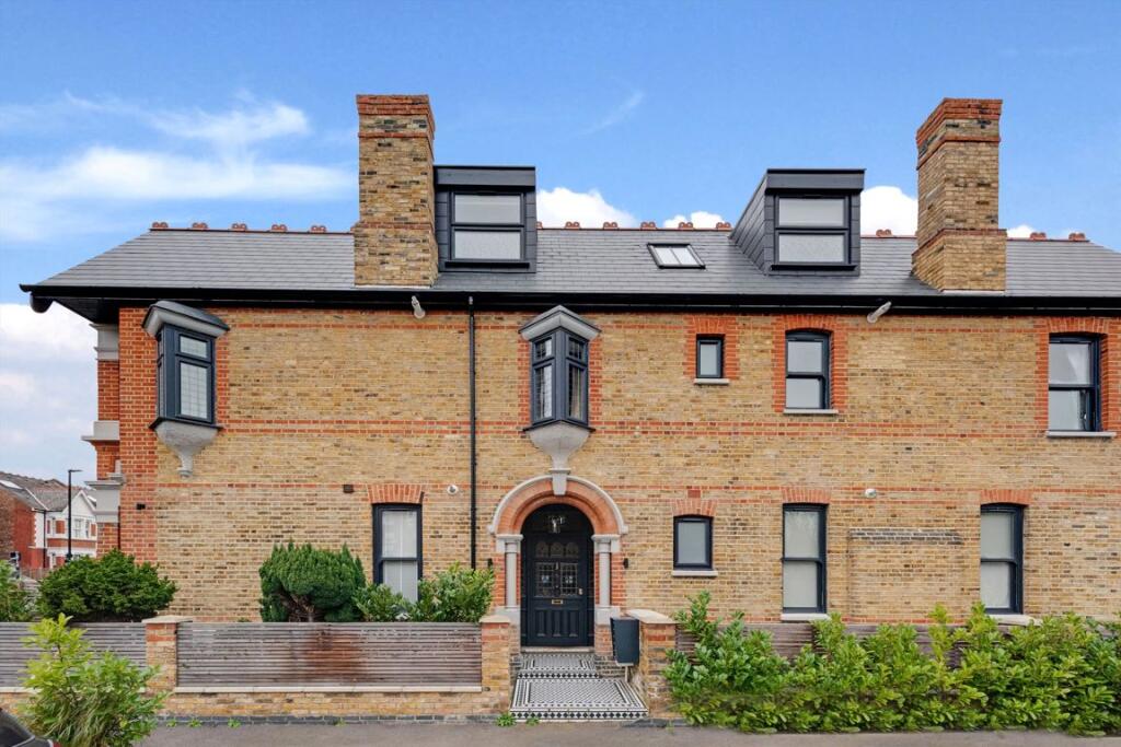 3 bedrooms Apartment in Acton, United Kingdom No. 10008