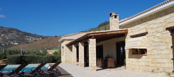 5 bedrooms House in Episkopi, Cyprus No. 9772 7