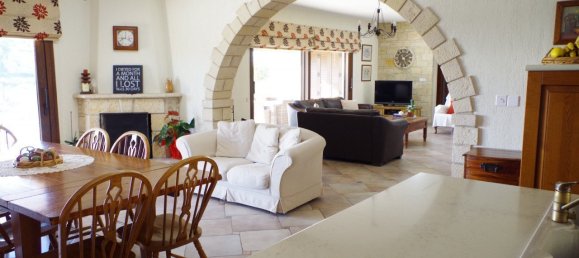 5 bedrooms House in Episkopi, Cyprus No. 9772 13