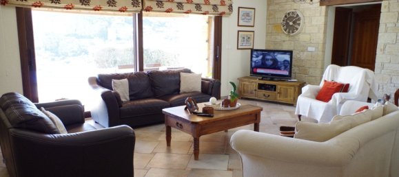 5 bedrooms House in Episkopi, Cyprus No. 9772 11