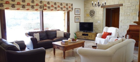 5 bedrooms House in Episkopi, Cyprus No. 9772 12