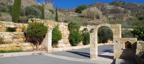 5 bedrooms House in Episkopi, Cyprus No. 9772 14