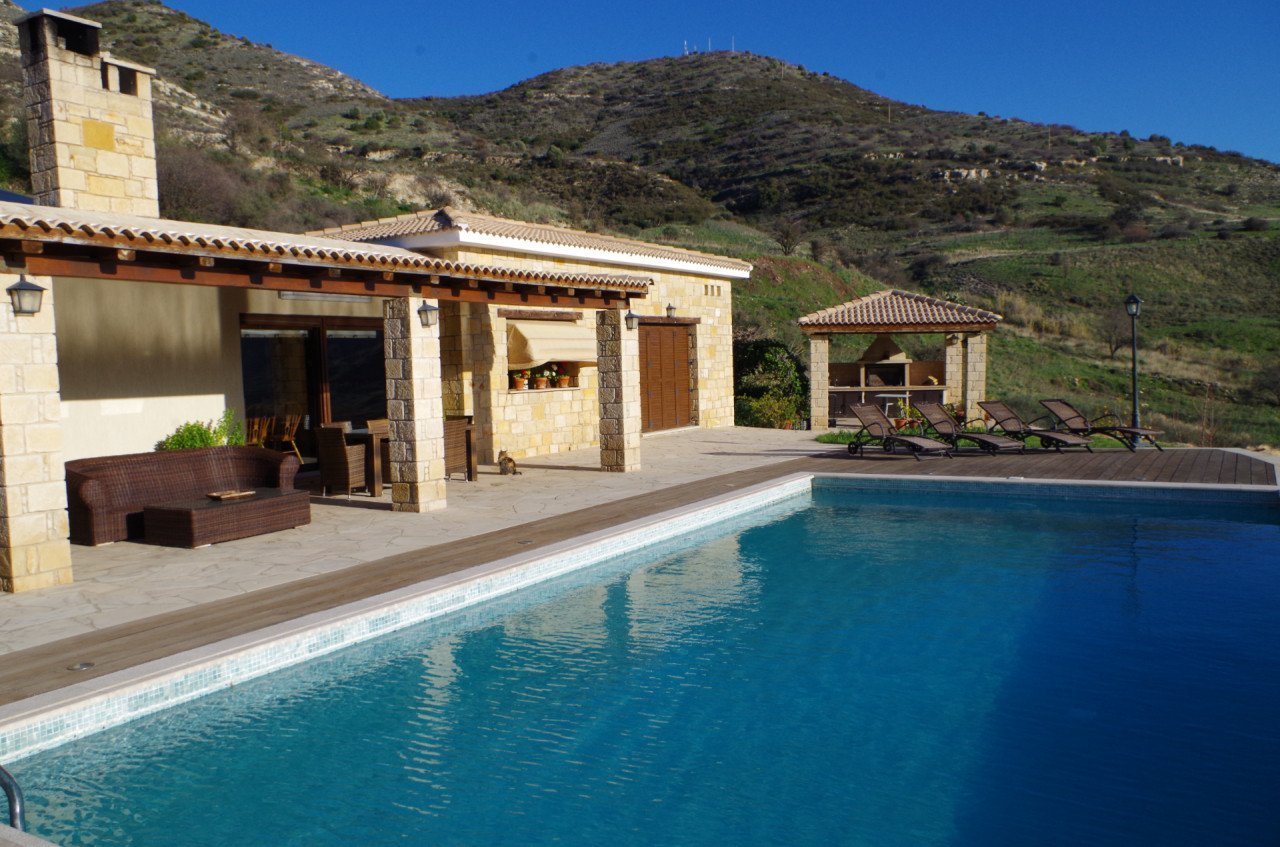 5 bedrooms House in Episkopi, Cyprus No. 9772