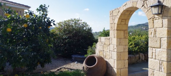 5 bedrooms House in Episkopi, Cyprus No. 9772 3