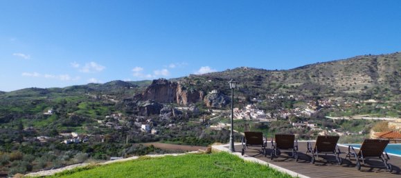 5 bedrooms House in Episkopi, Cyprus No. 9772 6