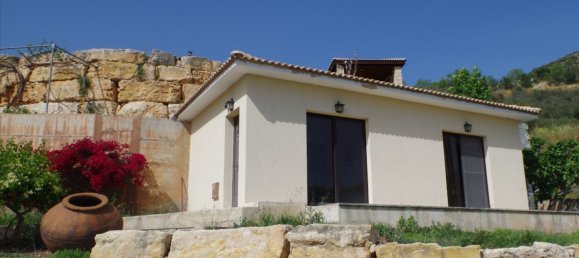 5 bedrooms House in Episkopi, Cyprus No. 9772 2