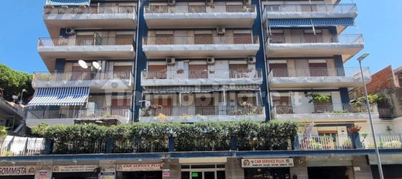 3 bedrooms Apartment in Messina, Italy No. 338916 2