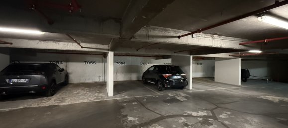 Parking à Paris, France No. 283011 4