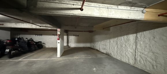 Parking à Paris, France No. 283011 6