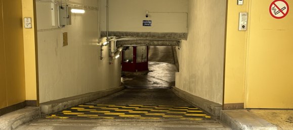 Parking à Paris, France No. 283011 2