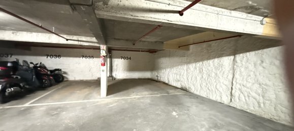 Parking à Paris, France No. 283011 8