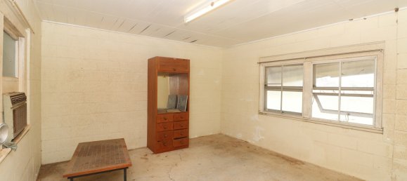 2 bedrooms House in Woodstock, Australia No. 99 5