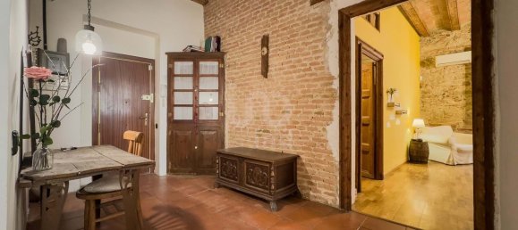 2 Schlafzimmer Wohnung in Ciutat Vella, Spain, Nr. 28048 4