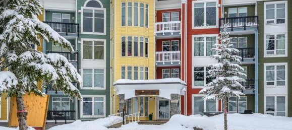 Studio in the Condo in British Columbia, Canada No. 1185 2