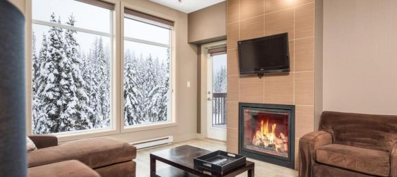 Studio in the Condo in British Columbia, Canada No. 1185 7