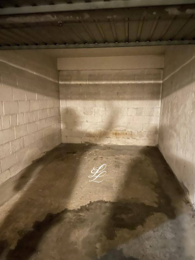 Garage in Paris, France, Nr. 138848