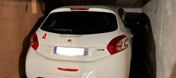 Garage in Paris, France, Nr. 138848 3