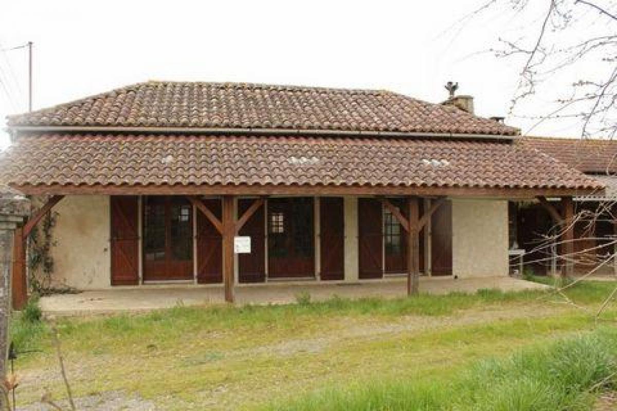 Casa de 3 dormitorios en Riscle, France No. 31402